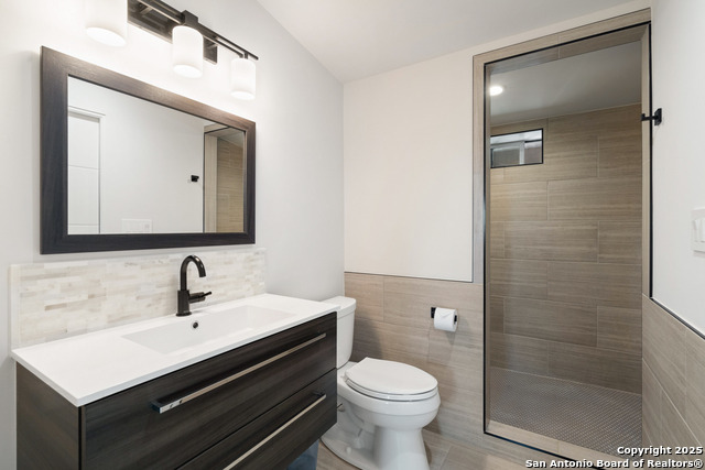 Image 13 of 40 For 370 Gray Wolf