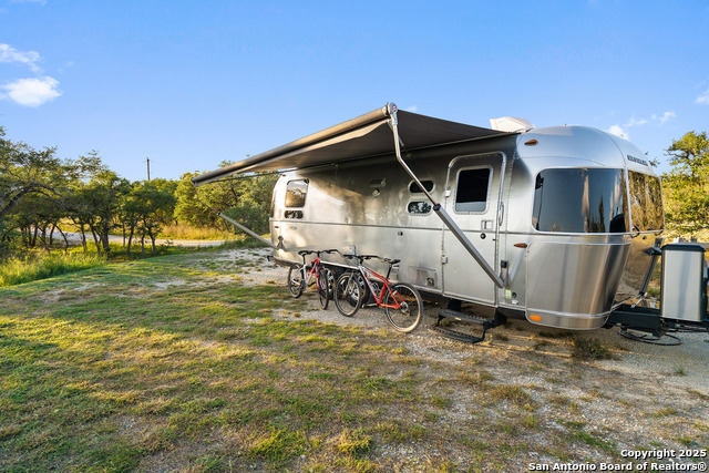 Image 21 of 40 For 370 Gray Wolf