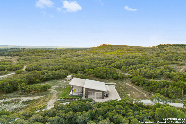 Image 28 of 40 For 370 Gray Wolf