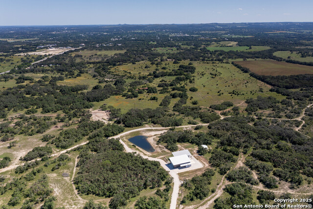 Image 29 of 40 For 370 Gray Wolf