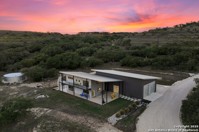 Image 32 of 40 For 370 Gray Wolf