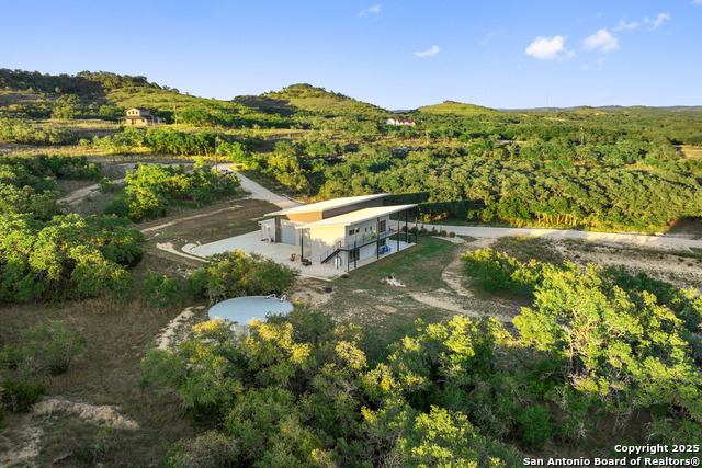 Image 37 of 40 For 370 Gray Wolf