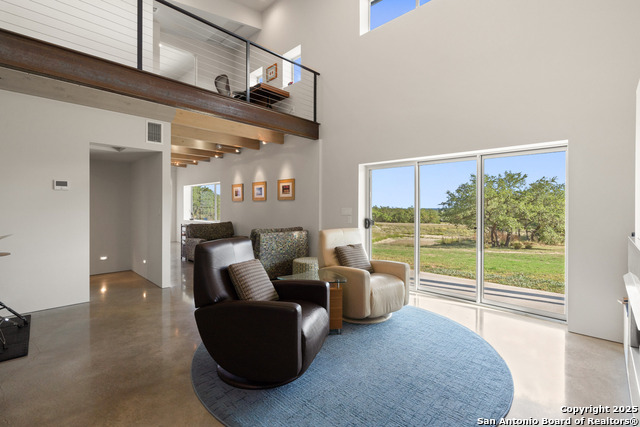 Image 8 of 40 For 370 Gray Wolf