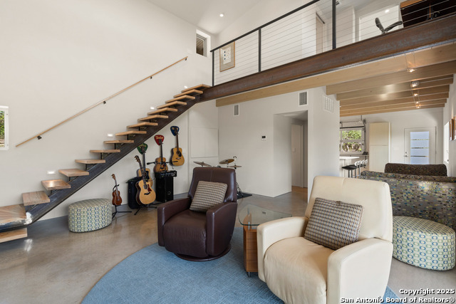 Image 9 of 40 For 370 Gray Wolf