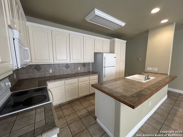 Image 11 of 28 For 3049 Pine Valley Dr