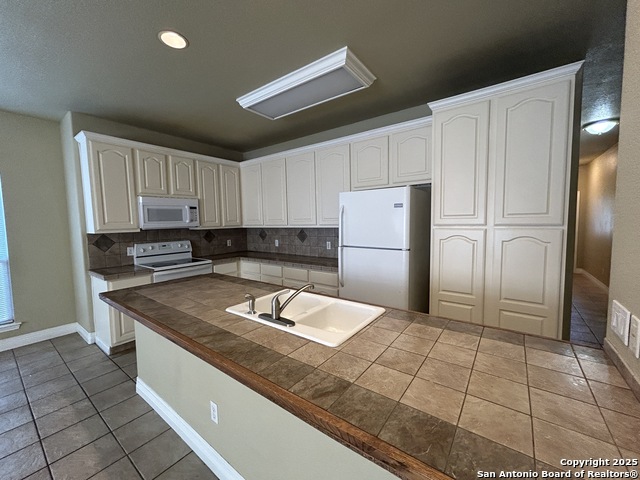 Image 12 of 28 For 3049 Pine Valley Dr