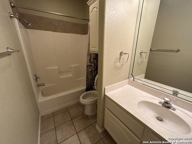 Image 23 of 28 For 3049 Pine Valley Dr