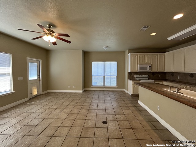 Image 7 of 28 For 3049 Pine Valley Dr