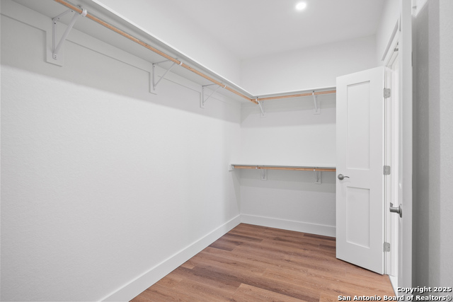 Listing photo id 21 for 2005 Valencia Dr