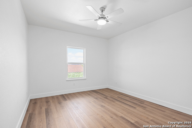 Listing photo id 25 for 2005 Valencia Dr