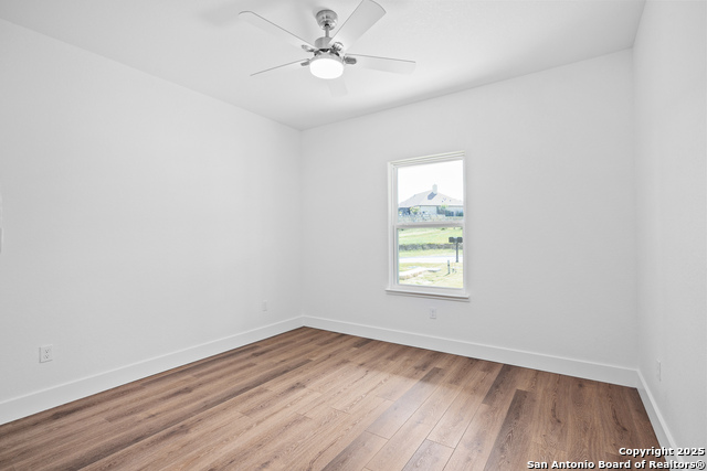 Listing photo id 26 for 2005 Valencia Dr