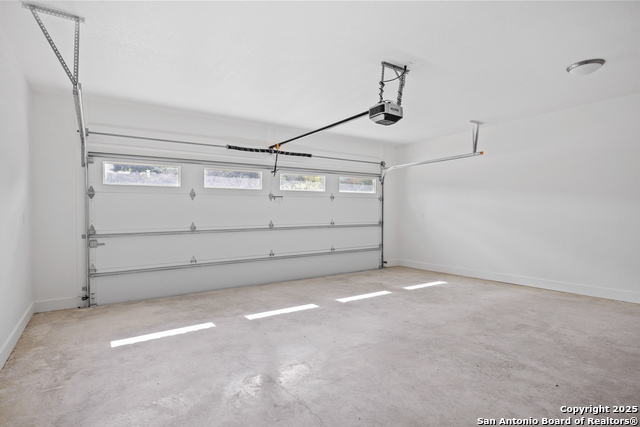 Listing photo id 27 for 2005 Valencia Dr