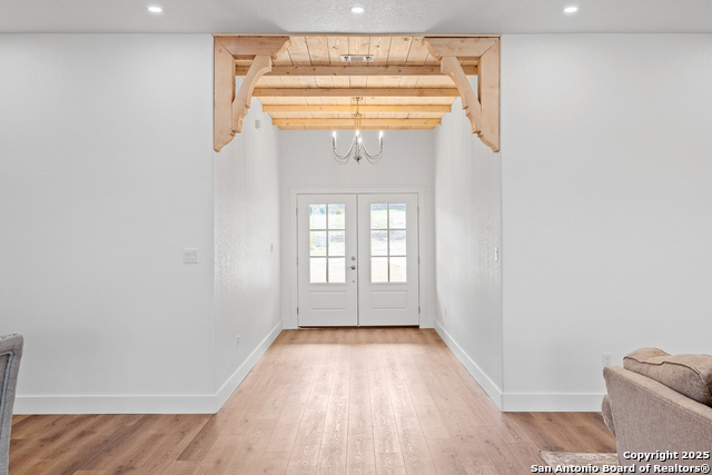 Listing photo id 7 for 2005 Valencia Dr