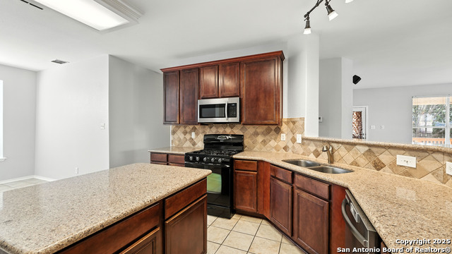 Listing photo id 9 for 15107 Wingheart