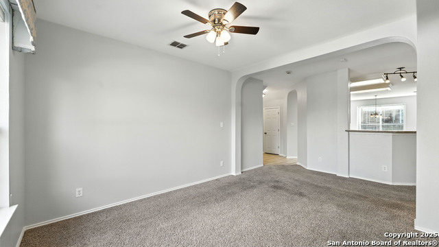 Listing photo id 12 for 15107 Wingheart