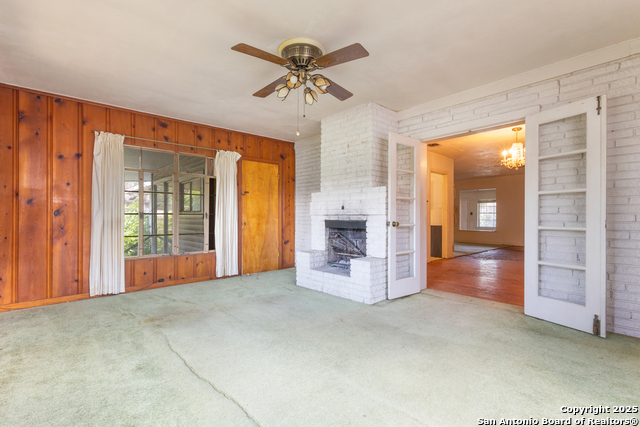 Image 11 of 26 For 215 Oakleaf Dr