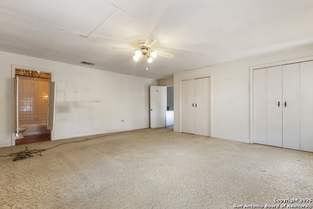 Image 5 of 26 For 215 Oakleaf Dr