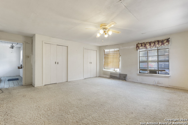 Image 7 of 26 For 215 Oakleaf Dr