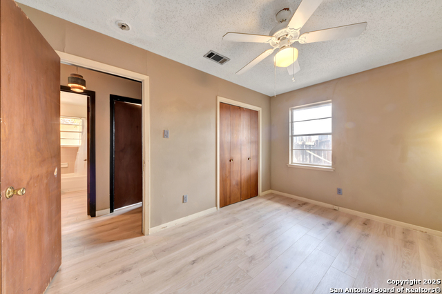 Listing photo id 12 for 1400 Saint Edwards