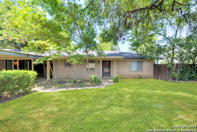 Listing photo id 0 for 1400 Saint Edwards