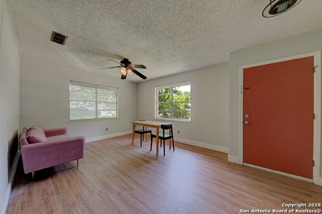 Listing photo id 21 for 1400 Saint Edwards