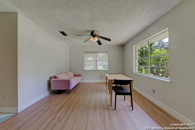 Listing photo id 22 for 1400 Saint Edwards