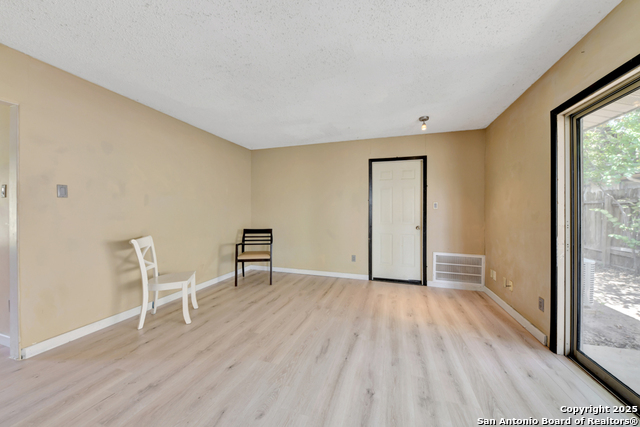 Listing photo id 5 for 1400 Saint Edwards