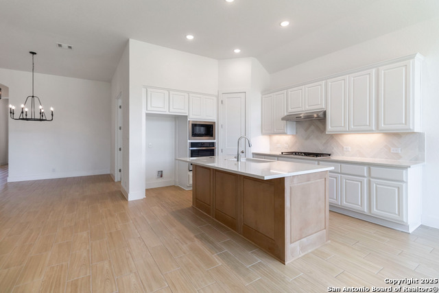 Image 11 of 34 For 2916 Edinburgh Park