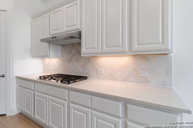 Image 15 of 34 For 2916 Edinburgh Park