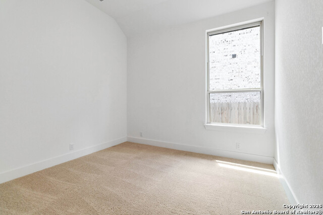 Image 18 of 34 For 2916 Edinburgh Park