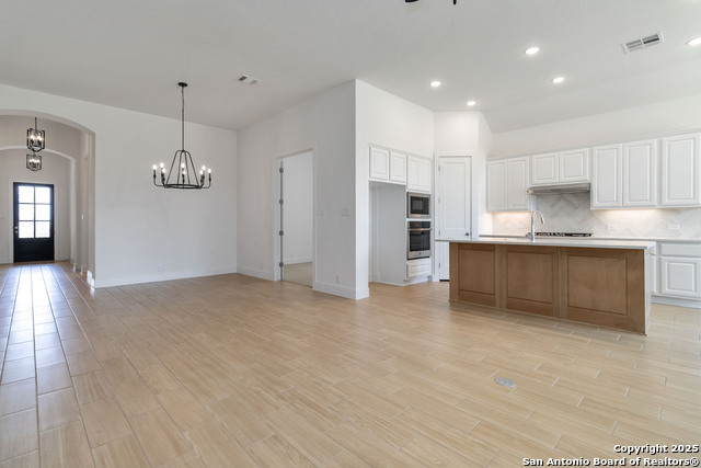 Image 4 of 34 For 2916 Edinburgh Park