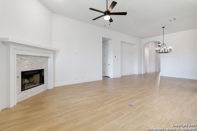 Image 5 of 34 For 2916 Edinburgh Park