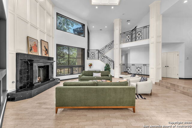 Image 12 of 102 For 12514 Elm Manor
