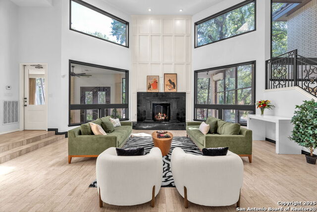 Image 14 of 102 For 12514 Elm Manor