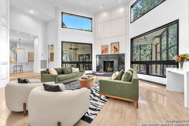 Image 15 of 102 For 12514 Elm Manor