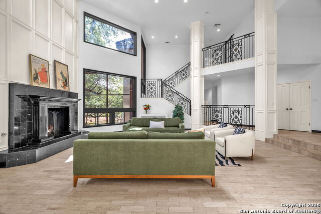 Image 17 of 102 For 12514 Elm Manor