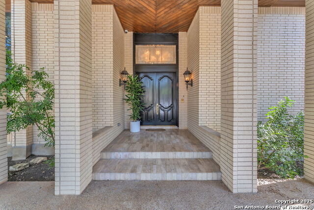 Image 3 of 102 For 12514 Elm Manor