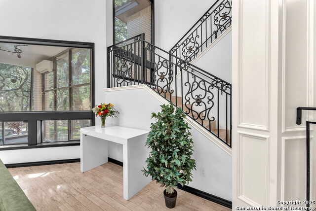 Image 32 of 102 For 12514 Elm Manor