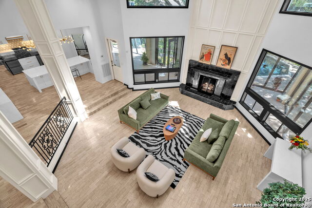 Image 7 of 102 For 12514 Elm Manor