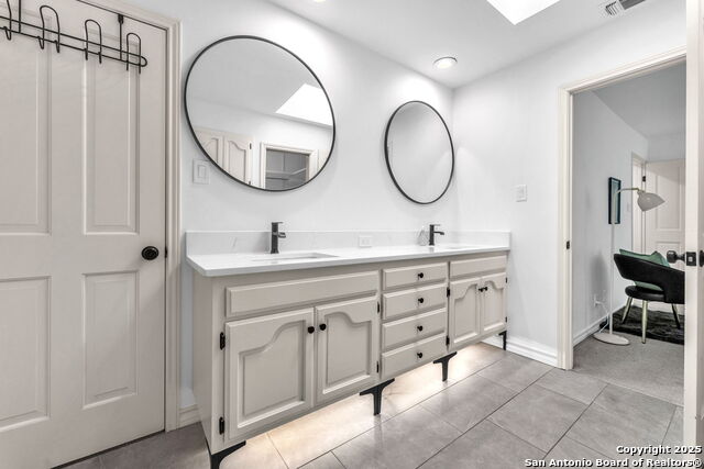 Image 71 of 102 For 12514 Elm Manor