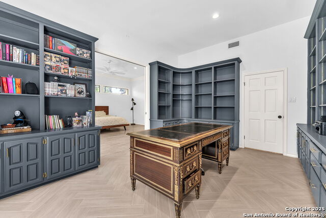 Image 78 of 102 For 12514 Elm Manor