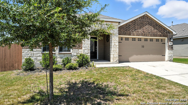 Listing photo id 0 for 305 Kowald Ln N
