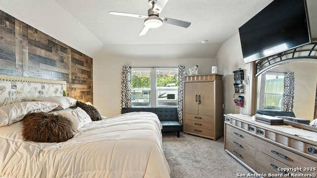 Listing photo id 20 for 305 Kowald Ln N