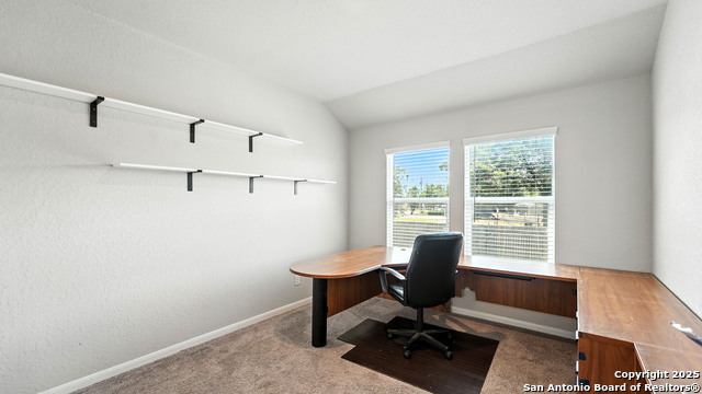 Listing photo id 27 for 305 Kowald Ln N