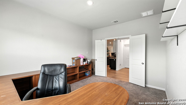 Listing photo id 28 for 305 Kowald Ln N