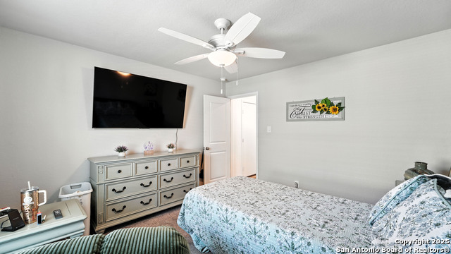 Listing photo id 29 for 305 Kowald Ln N