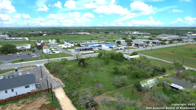 Listing photo id 1 for 408 Bluebonnet