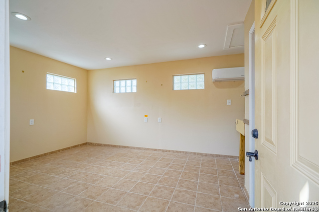 Image 36 of 50 For 8321 Windway