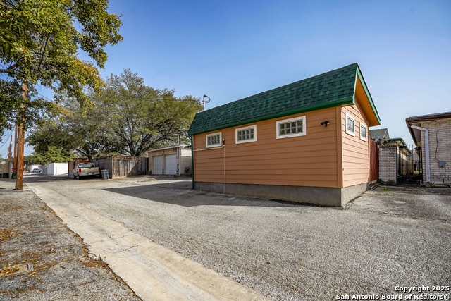 Image 42 of 50 For 8321 Windway