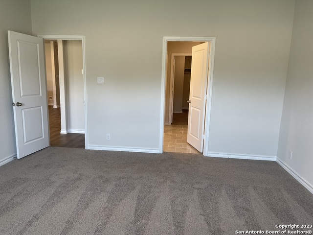 Listing photo id 9 for 5107 Gully Way